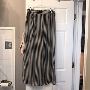 Wide-legged high-waisted striped pants